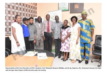 Representative of the Vice-Chancellor and DVC, Academic, Prof. Olukayode Akinyemi (Middle), and the Ag. Registrar, Mrs. Oluwatoyin Dawodu (3rd Right) with the Ogun State Chapter of ANA Executives after the meeting