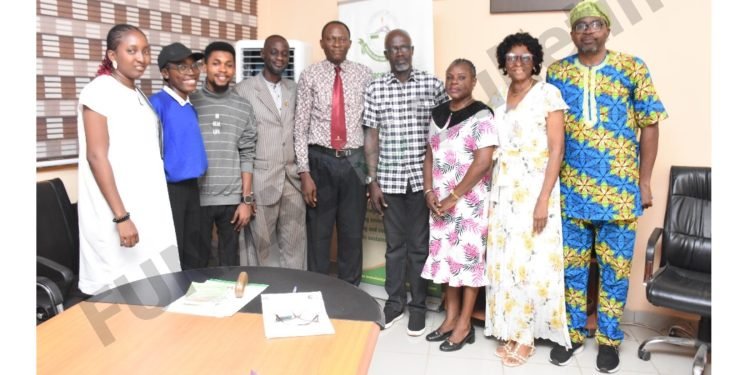 Representative of the Vice-Chancellor and DVC, Academic, Prof. Olukayode Akinyemi (Middle), and the Ag. Registrar, Mrs. Oluwatoyin Dawodu (3rd Right) with the Ogun State Chapter of ANA Executives after the meeting