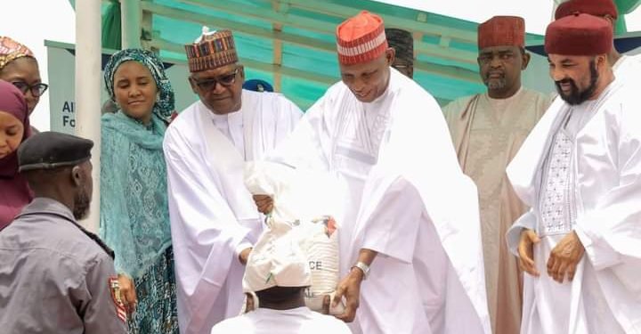 Gov.Yusuf Flanks Dangote to distribute 120,000 bags of rice to Kano residents