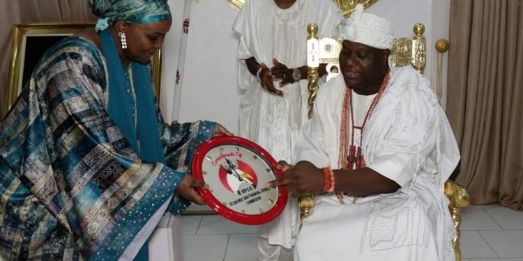 Ooni of Ife Commends EFCC on Tackling Illegal Foreign Exchange Operators