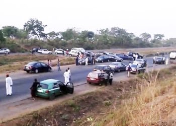 Bandits attacks Abuja-Kaduna highway, killed driver, abducts two