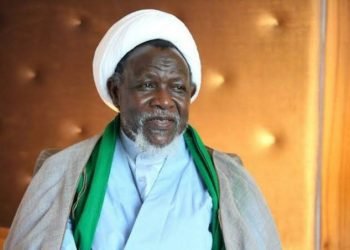 Shi’ate leader, Zakzaky, distrubutes rice to Christians