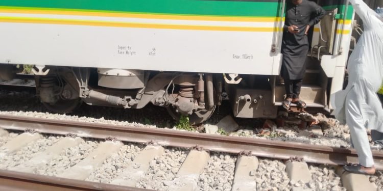 Abuja-Kaduna train derails in Jere