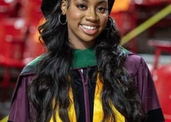 Dorothy: Chicago teen that earns Phd at 17