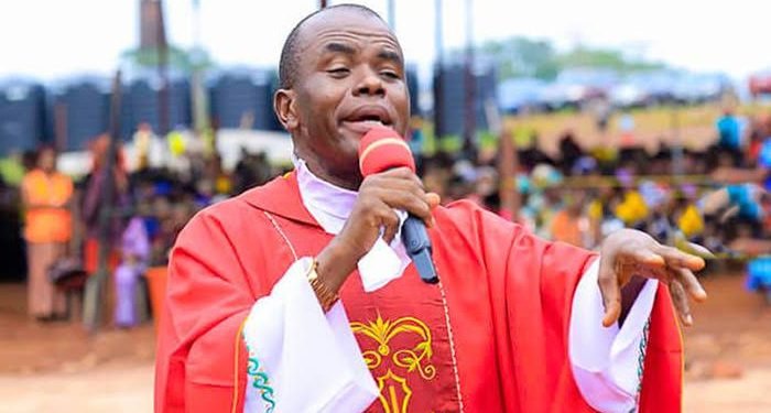 Politicians should also get minimum wage – Mbaka