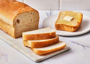 Nigerians shun bread, as prices soar