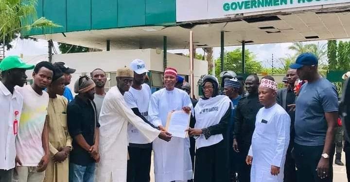 Governor Yusuf Recieves Leaders of End Bad Governance Protest at Government