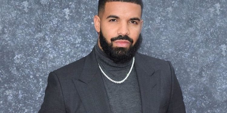 Drake Spotted At Tems’ Toronto Concert