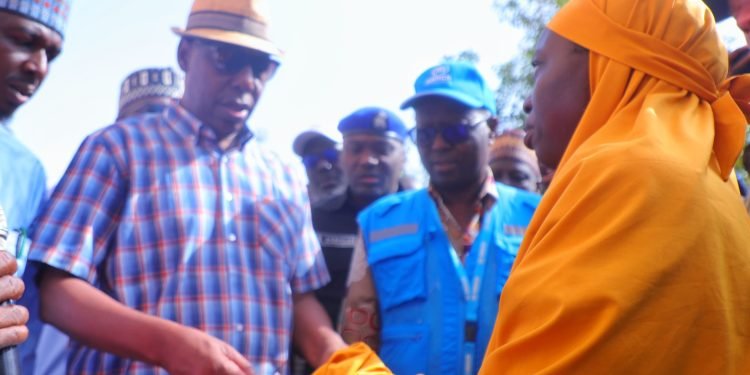 Zulum flags off distribution of relief to victims of Maiduguri flood