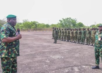 COAS pays maiden visit to 35 brigade, charges troops to defend boarders
