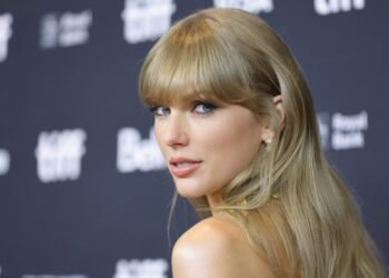 Taylor Swift Becomes First Female Artist to Hit 100 Billion Streams on Spotify